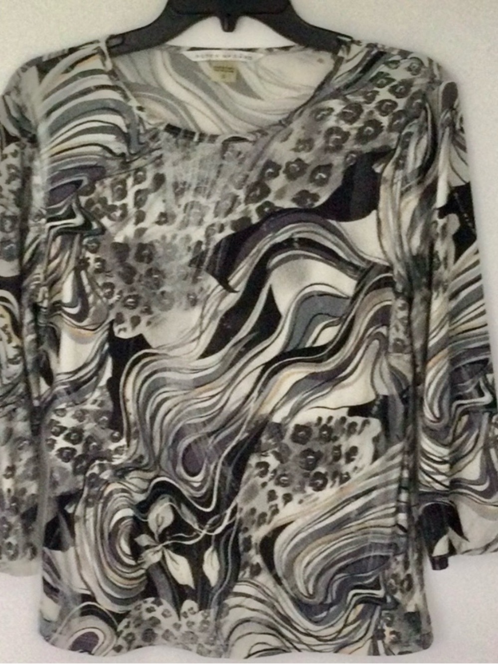 Peter Nygard Abstract Animal Print 3/4 Sleeve Top Size Small #003##